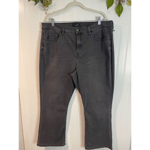 NWT Jen 7 Cropped Kick Jeans Size 18 Light Wash Whiskers Zip Stretch - Picture 4 of 14